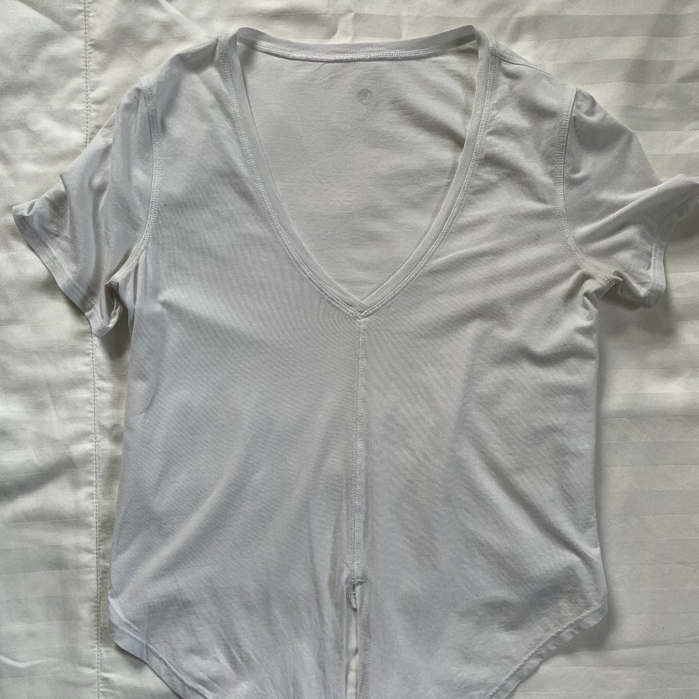 Lululemon Knot Gonna Fly Tee Size 2 White
